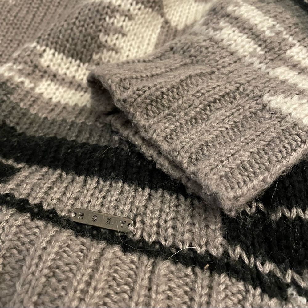 Aztec Pattern Winter Sweater - Picture 5 of 5